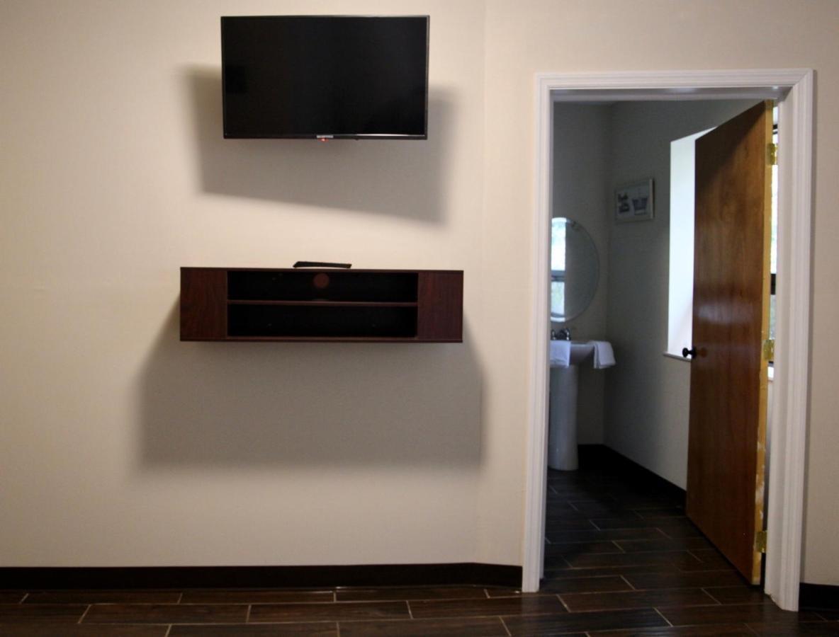 Pine Mountain Inn Pineville Екстериор снимка